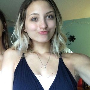 Meet your Posher, Julia